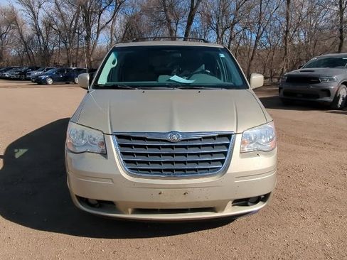 Used 2010 Chrysler Town & Country Touring w/ Family Value Group image 4