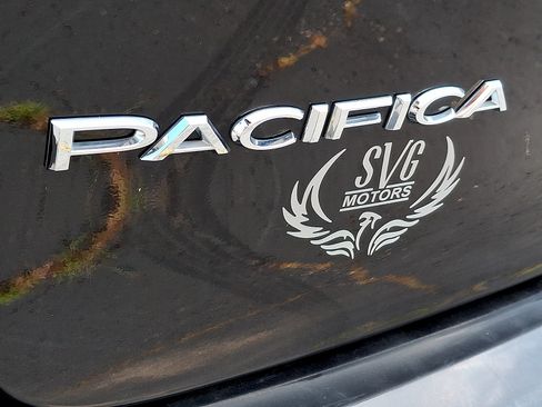 Used 2025 Chrysler Pacifica Select FWD image 31