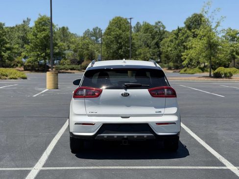 Used 2018 Kia Niro LX FWD image 6