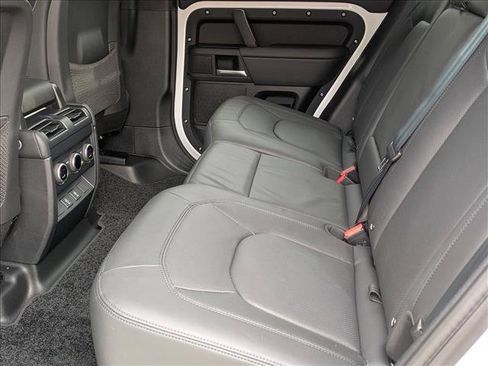 Used 2026 Land Rover Defender 110 X-Dynamic SE AWD/4WD image 17