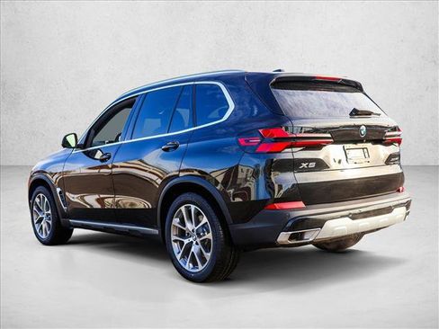 Used 2026 BMW X5 xDrive40i w/ Premium Package AWD/4WD image 7