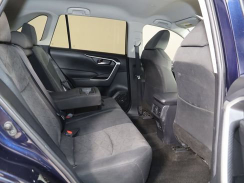 Used 2021 Toyota RAV4 XLE image 11