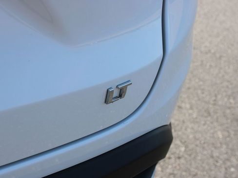 Used 2025 Chevrolet Trax LT w/ LT Convenience Package image 16