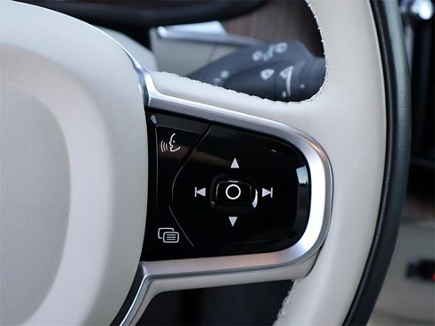 Used 2020 Volvo XC60 T5 Inscription image 32