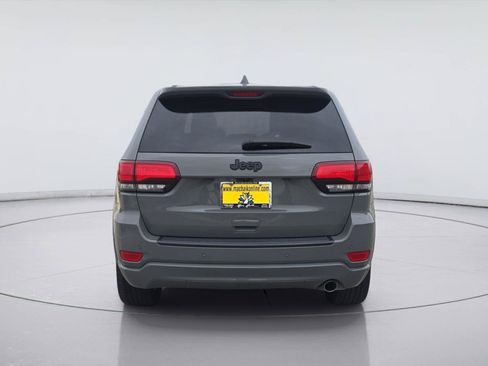 Used 2020 Jeep Grand Cherokee Altitude RWD image 4