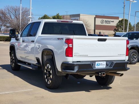 Used 2020 Chevrolet Silverado 2500 Custom w/ Custom Value Package image 6