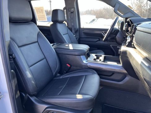 Used 2024 Chevrolet Silverado 2500 LTZ w/ LTZ Convenience Package image 10