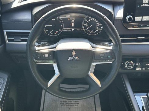 Used 2024 Mitsubishi Outlander FWD image 23