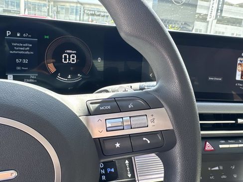 Used 2025 Hyundai Sonata SEL FWD image 17