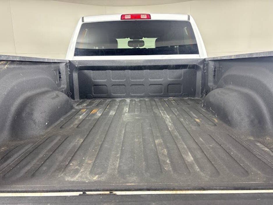 Used 2024 RAM 2500 Tradesman w/ Chrome Appearance Group AWD/4WD image 9