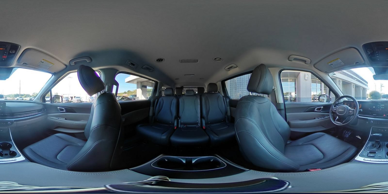 Used 2026 Kia Carnival FWD image 44