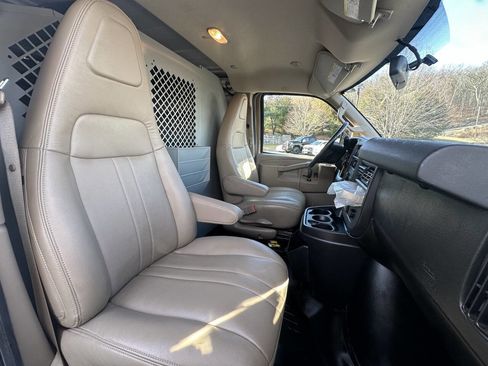 Used 2021 Chevrolet Express 2500 w/ Driver Convenience Package image 23