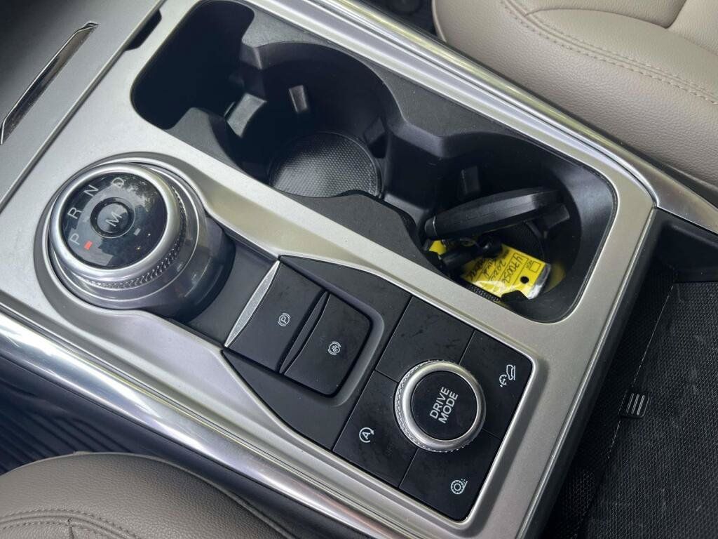 Used 2020 Ford Explorer XLT w/ Equipment Group 202A AWD/4WD image 27