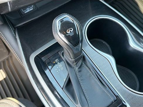 Used 2019 INFINITI QX60 Luxe w/ Essential Package image 18