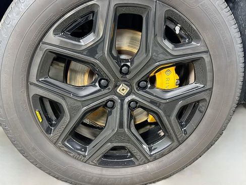 Used 2023 Rivian R1S Launch Edition image 37