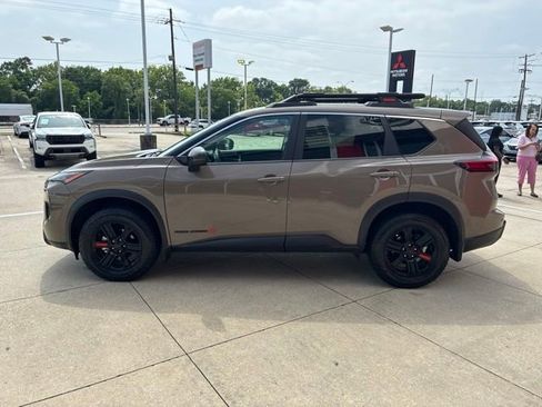 Used 2025 Nissan Rogue SV w/ Rock Creek Premium Package AWD/4WD image 4