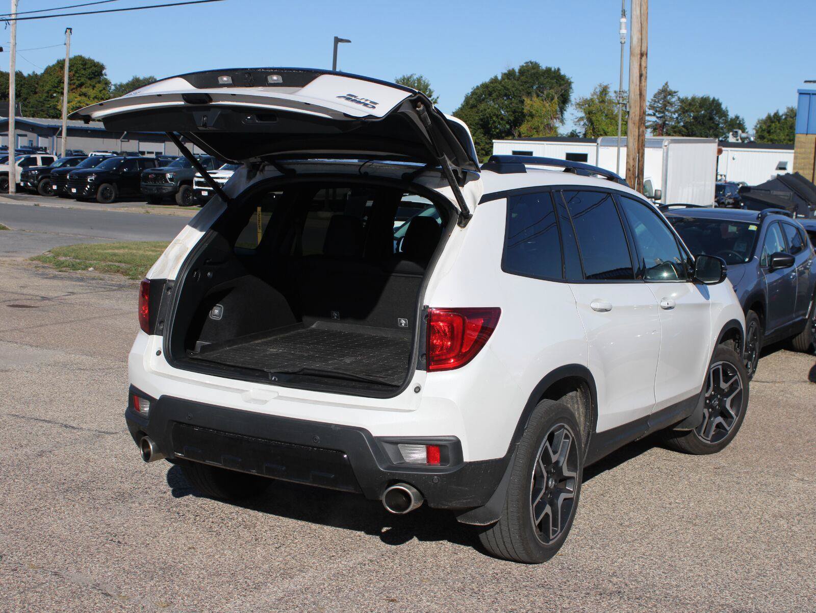 Used 2023 Honda Passport Elite image 7