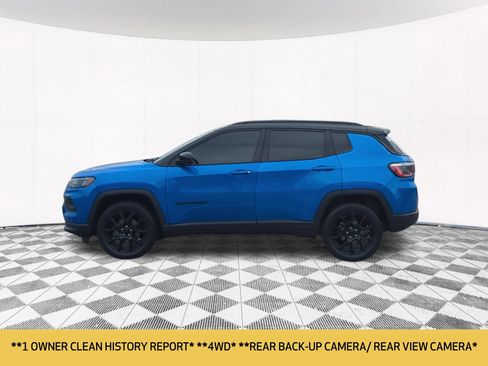 Used 2022 Jeep Compass Latitude w/ Sun and Sound Group AWD/4WD image 2