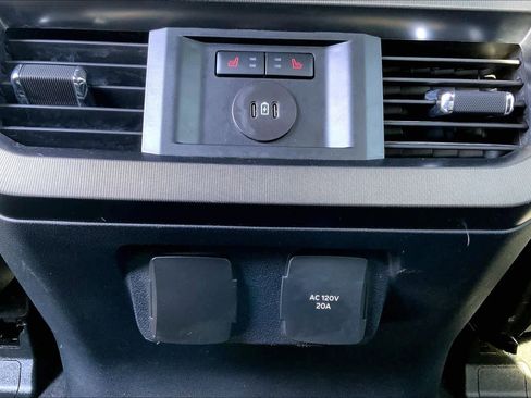 Used 2024 Ford F250 Platinum w/ FX4 Off-Road Package image 33