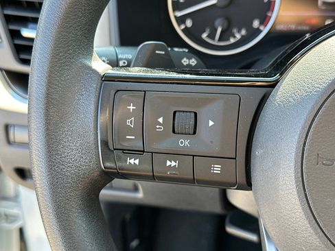 Certified 2023 Nissan Rogue SV image 25