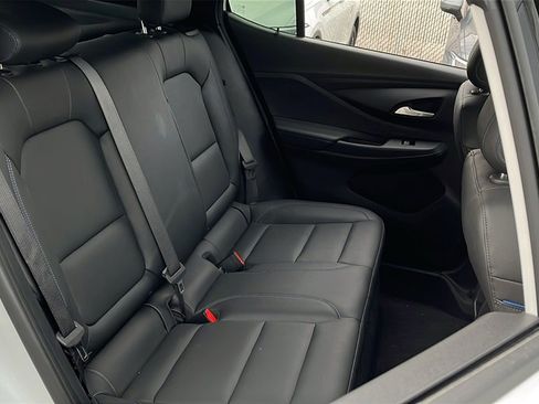 Used 2025 Buick Envista Sport Touring image 8