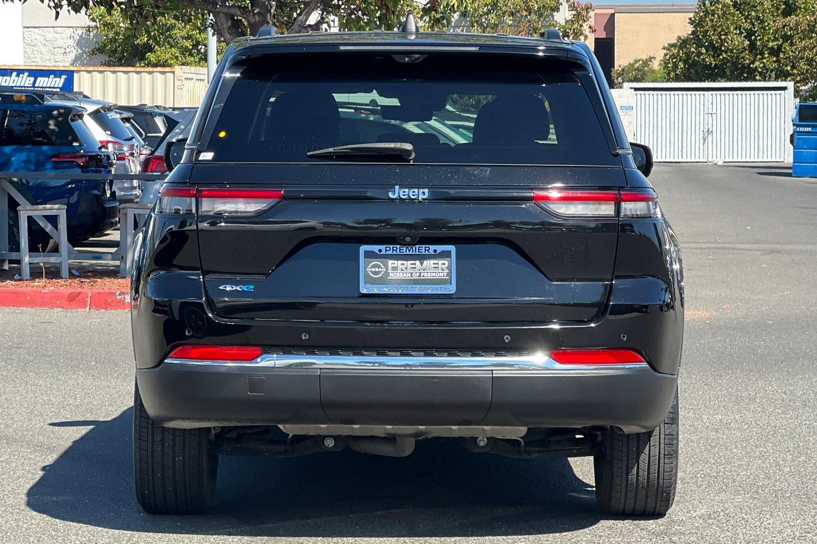 Used 2022 Jeep Grand Cherokee Limited 4xe w/ Luxury Tech Group II AWD/4WD image 5