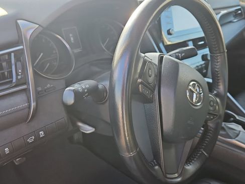 Used 2021 Toyota Camry SE image 3