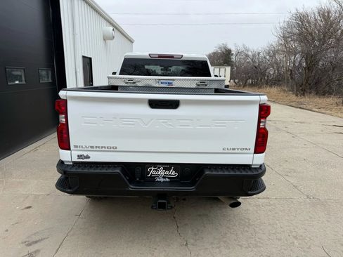Used 2022 Chevrolet Silverado 2500 Custom w/ Custom Value Package image 6
