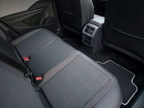 Used 2023 Volkswagen Taos SE w/ Panoramic Sunroof Package image 32