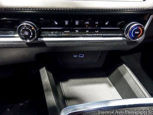 New 2026 Chevrolet Equinox LT FWD image 18