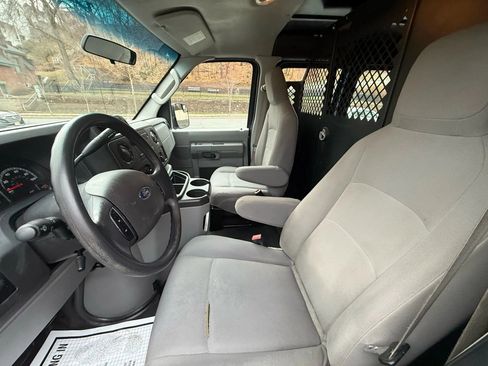 Used 2014 Ford E-250 and Econoline 250 image 14