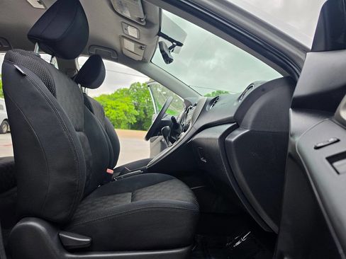 Used 2009 Pontiac Vibe w/ Preferred Package image 30