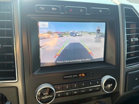Used 2021 Ford Expedition XLT AWD/4WD image 23