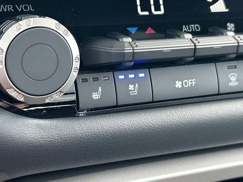 New 2026 Toyota Tundra Platinum AWD/4WD image 28
