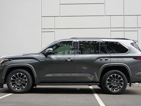 Used 2023 Toyota Sequoia Limited AWD/4WD image 9