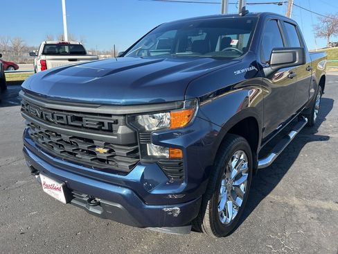 Used 2022 Chevrolet Silverado 1500 Custom image 9