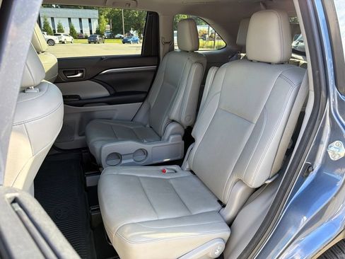 Used 2018 Toyota Highlander Limited Platinum AWD/4WD image 22