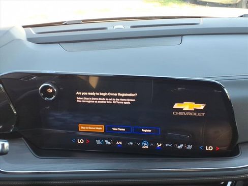 New 2026 Chevrolet Suburban Premier image 17