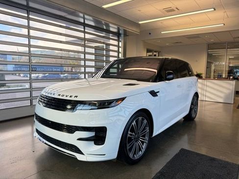 Used 2023 Land Rover Range Rover Sport SE Dynamic image 4