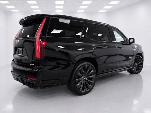 Used 2026 Cadillac Escalade V AWD/4WD image 16