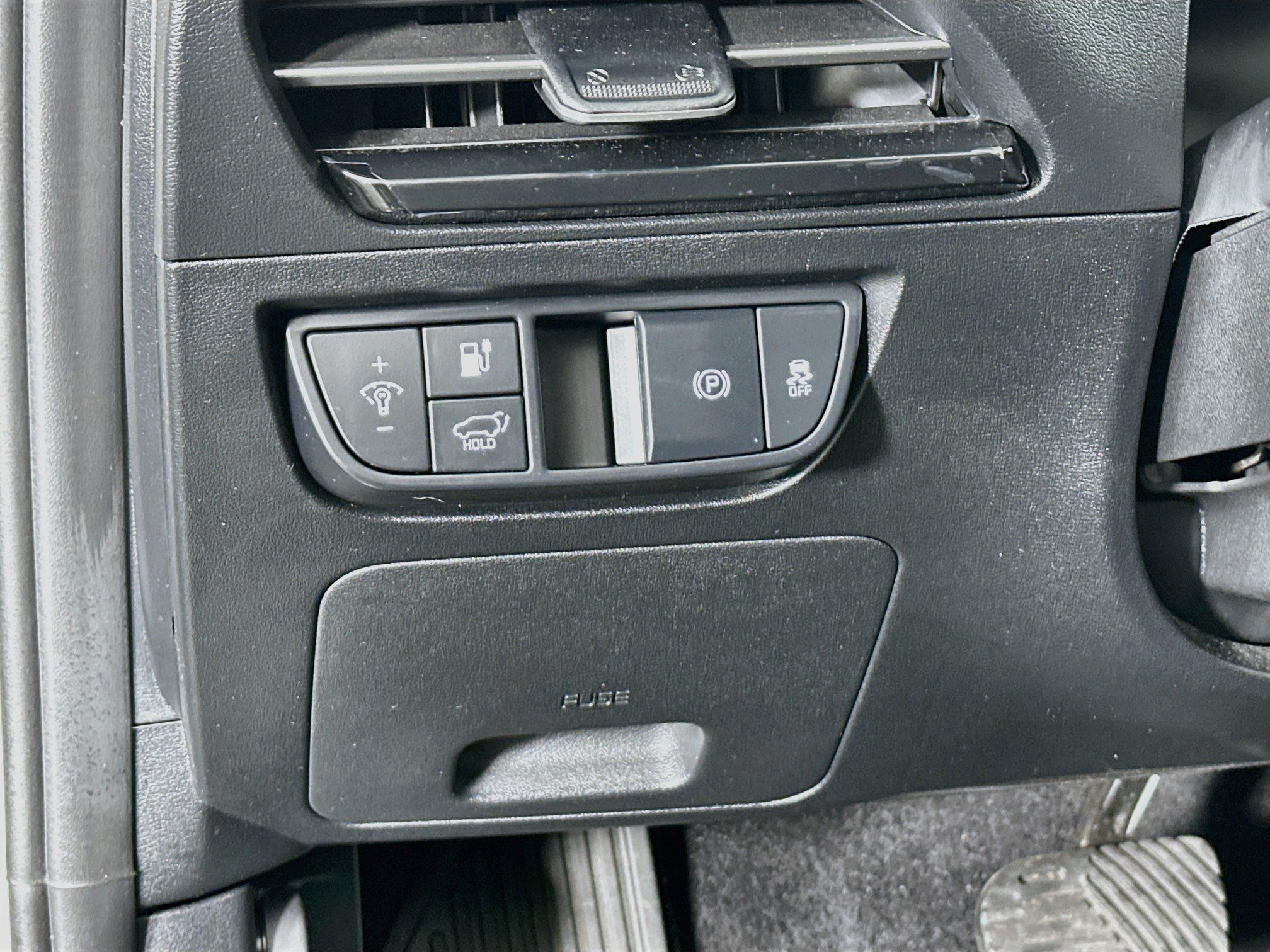 Used 2022 Kia EV6 Wind RWD image 17
