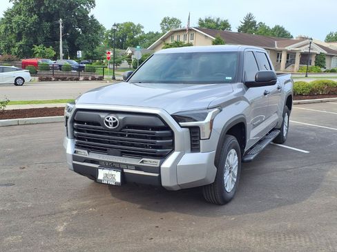 Used 2025 Toyota Tundra SR5 AWD/4WD image 28