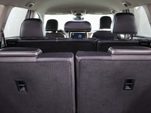 Used 2024 Volkswagen Atlas SE image 30