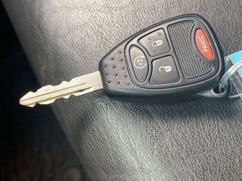 Used 2018 Jeep Wrangler Unlimited Sahara image 16