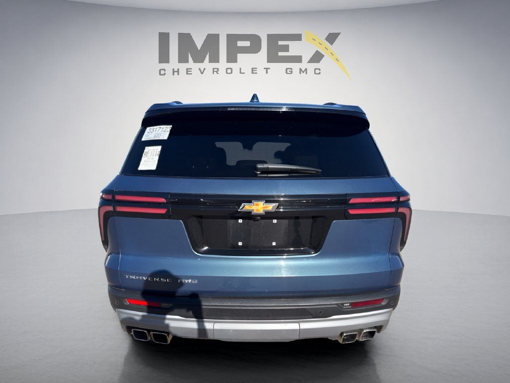 Used 2026 Chevrolet Traverse LT AWD/4WD image 4
