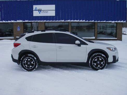 Used 2018 Subaru Crosstrek 2.0i Premium w/ Moonroof Package image 4