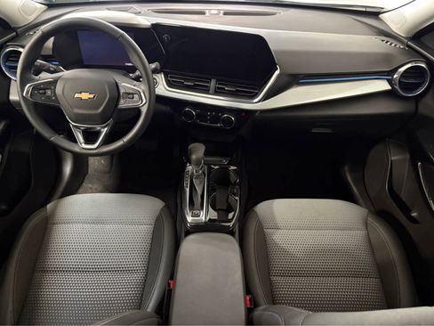 Certified 2025 Chevrolet Trax LT w/ LT Convenience Package image 16