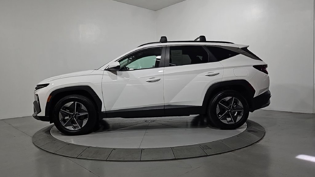 Certified 2025 Hyundai Tucson SEL AWD/4WD image 2