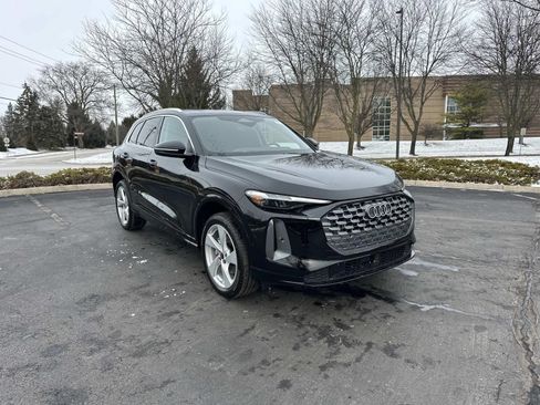 Used 2025 Audi Q5 Premium Plus AWD/4WD image 1
