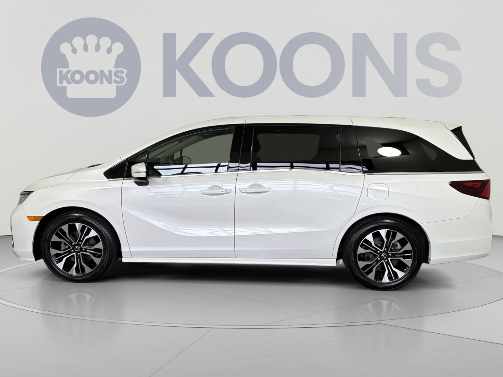 Used 2025 Honda Odyssey Elite image 2